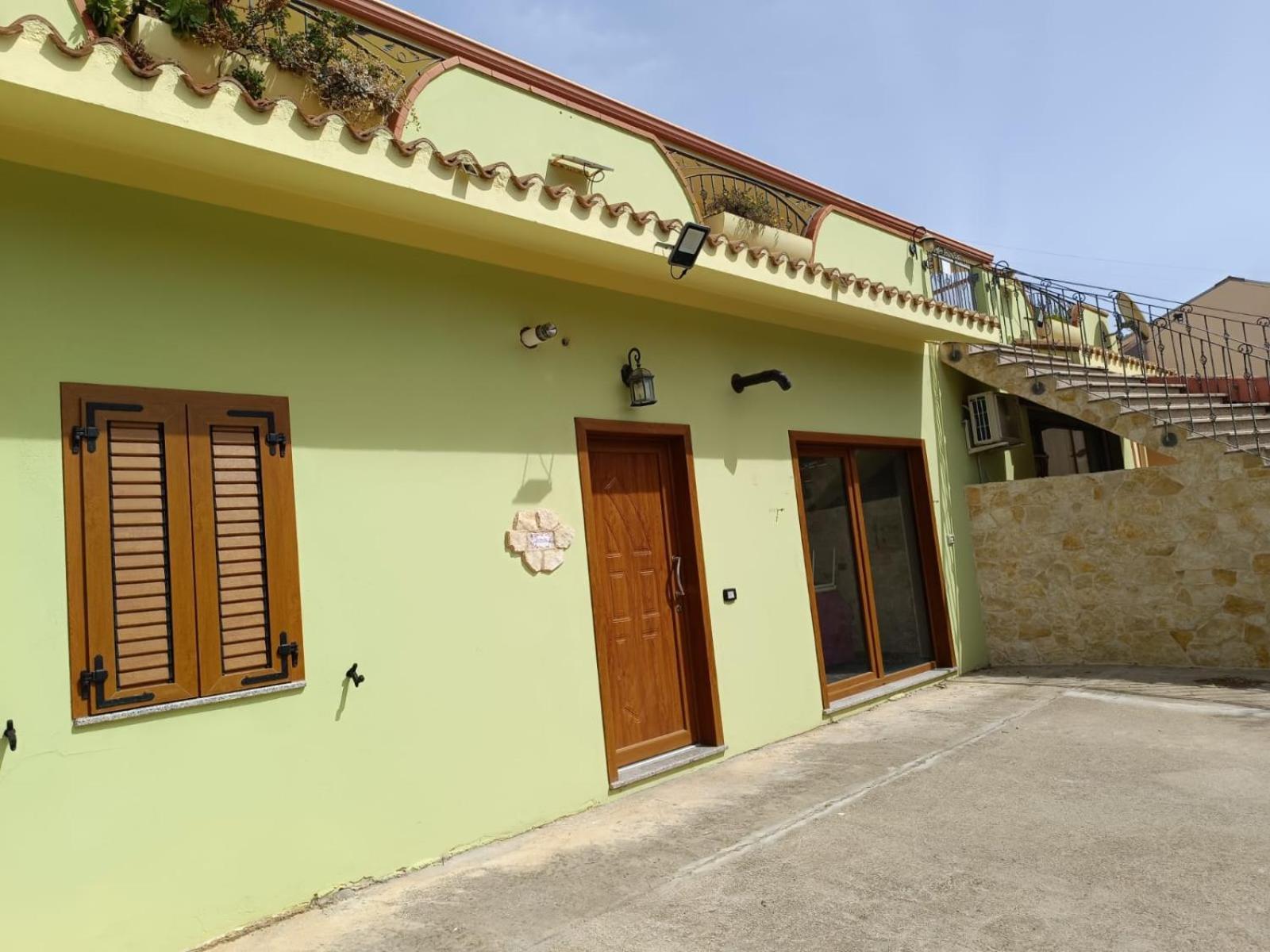 Floris Modern House Apartment Gonnesa Exterior photo